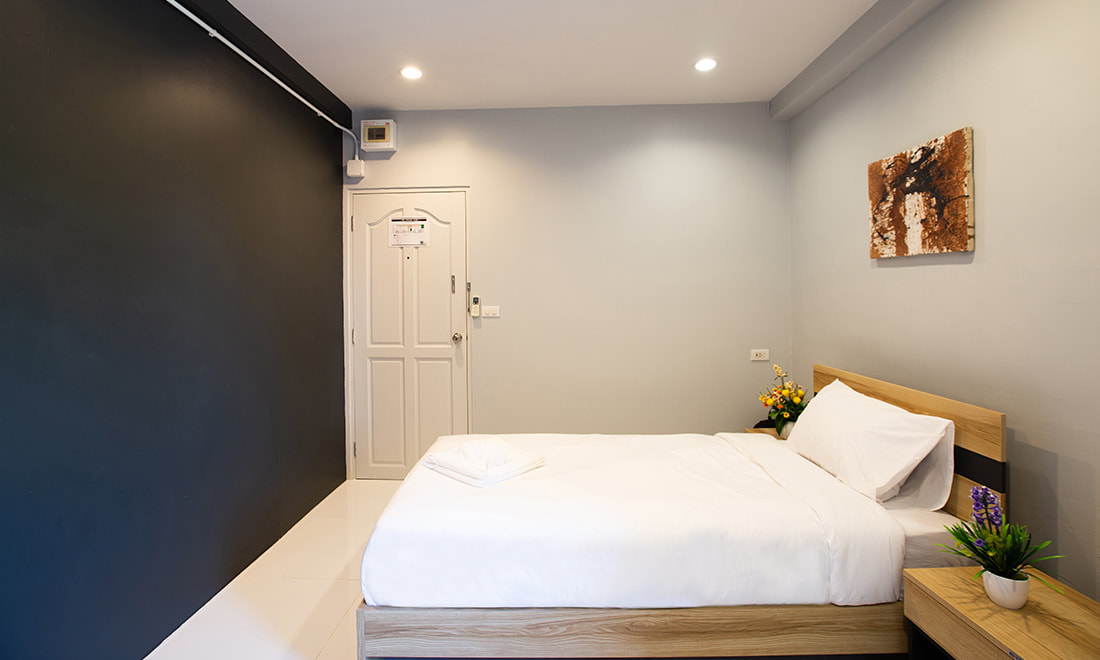 185@Surawong Residence 3