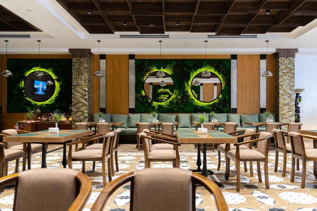 Shamsan Airport Hotel 16