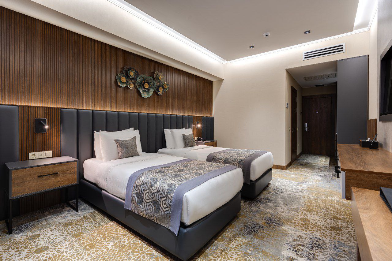 Shamsan Airport Hotel 4