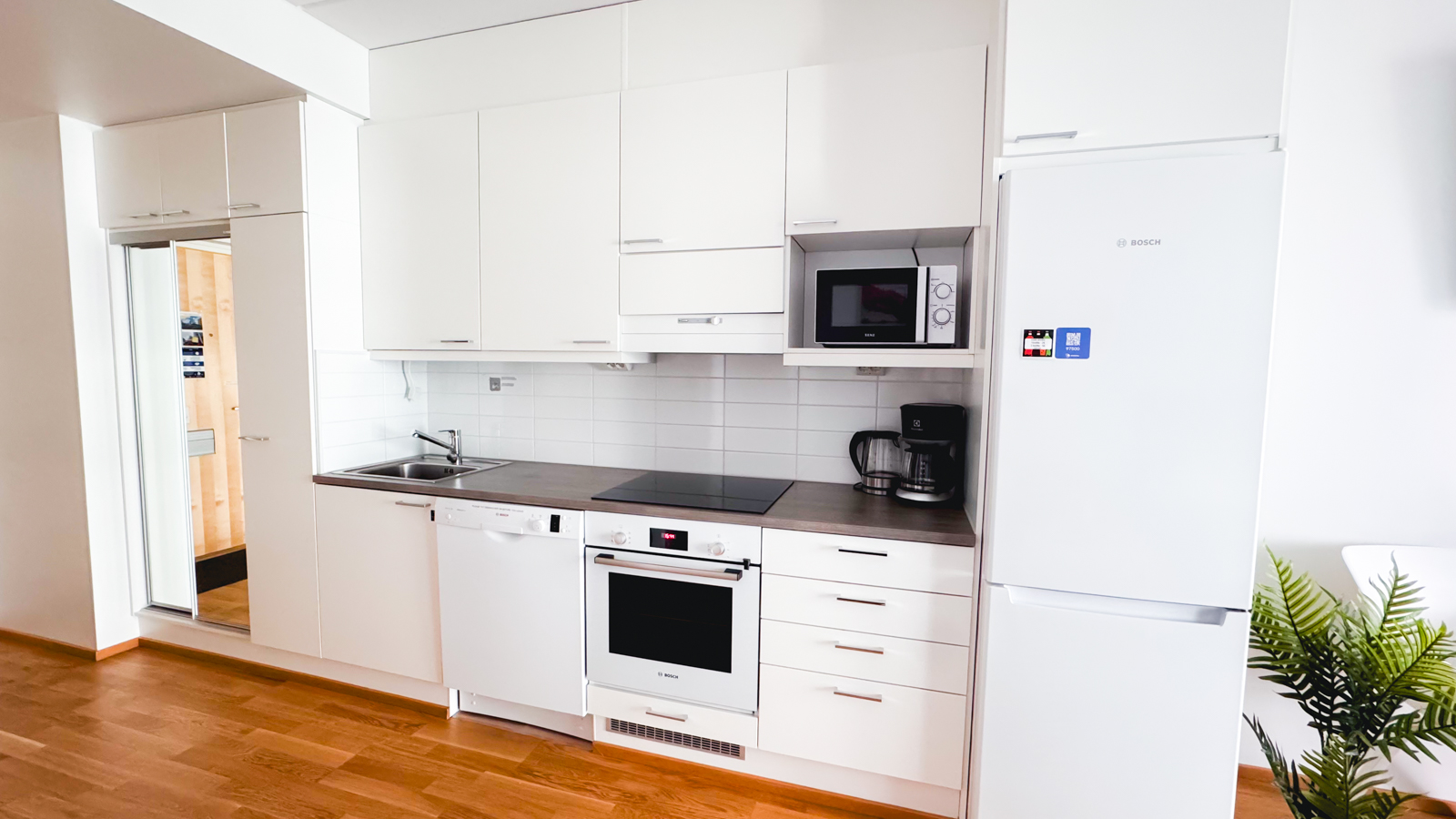 City center brand new studio, parking 7