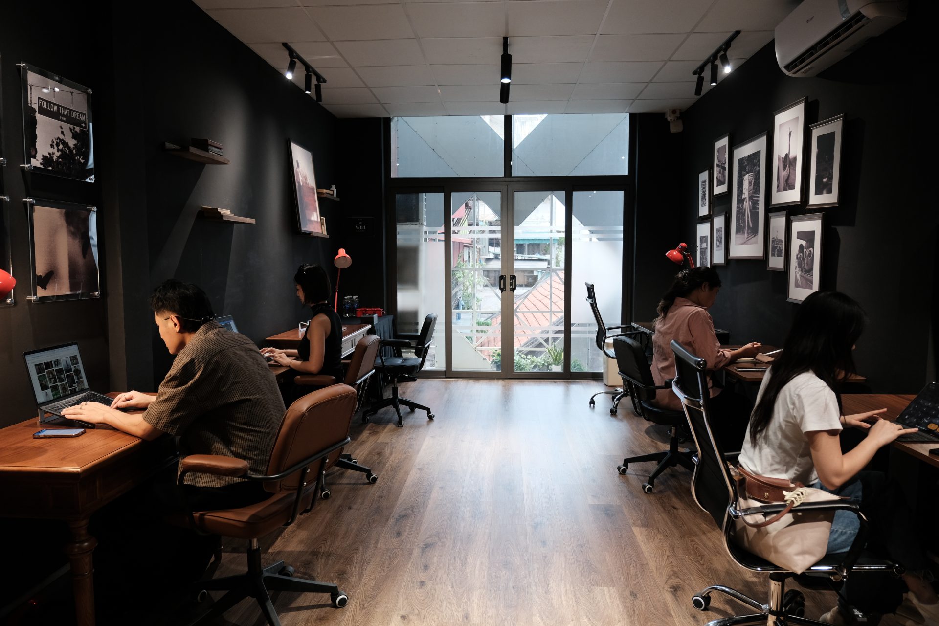 The Folders – Space & Cafe 7