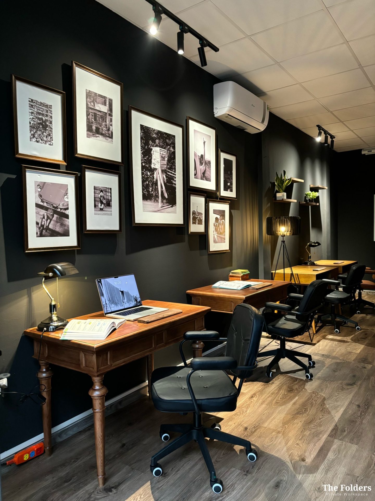 The Folders – Space & Cafe 6